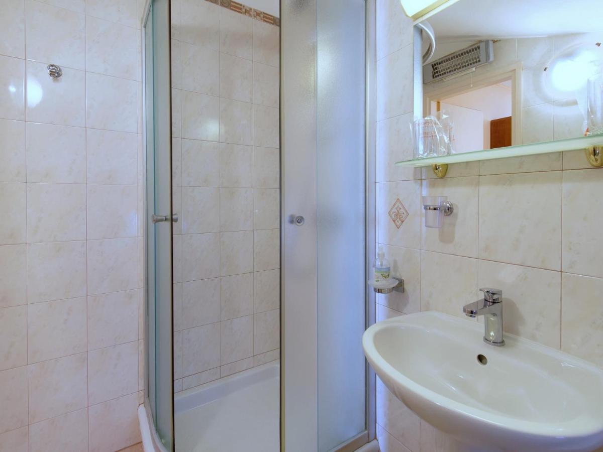 Holiday Home Nevena By Rent Istria 布耶 外观 照片