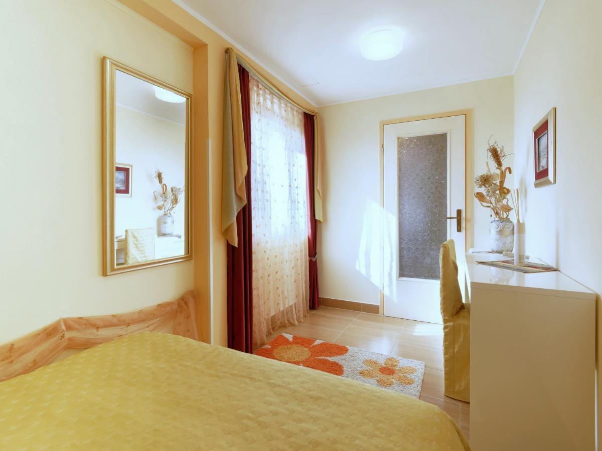 Holiday Home Nevena By Rent Istria 布耶 外观 照片