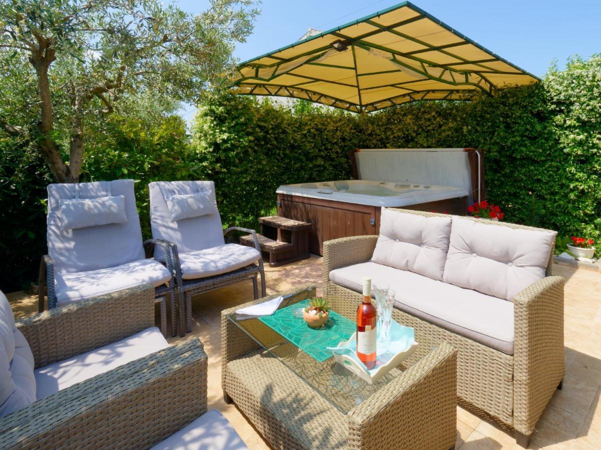 Holiday Home Nevena By Rent Istria 布耶 外观 照片