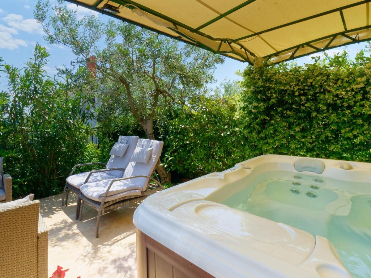 Holiday Home Nevena By Rent Istria 布耶 外观 照片