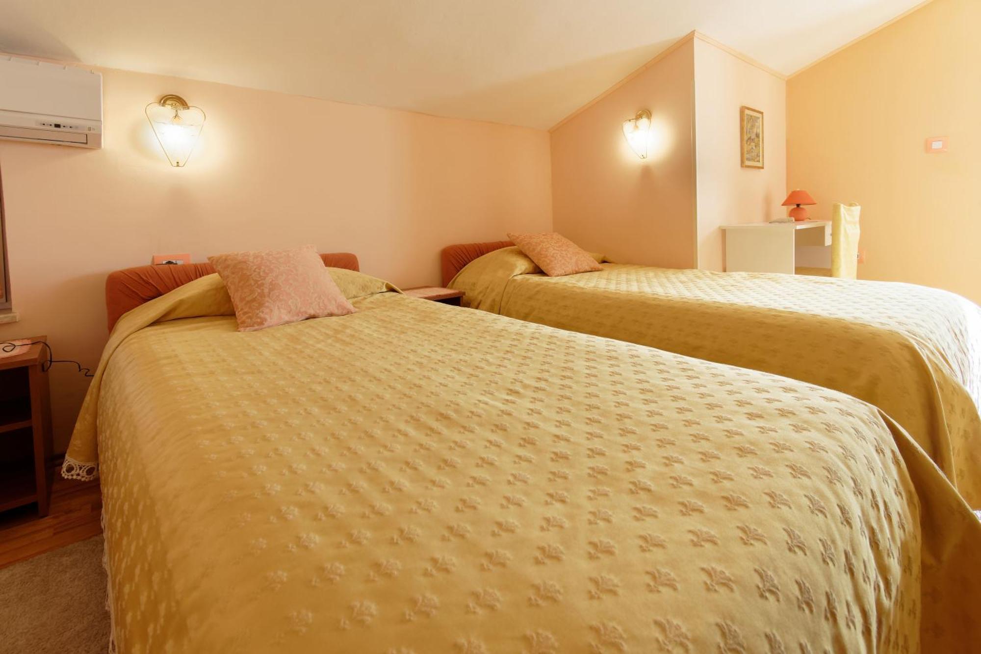 Holiday Home Nevena By Rent Istria 布耶 客房 照片