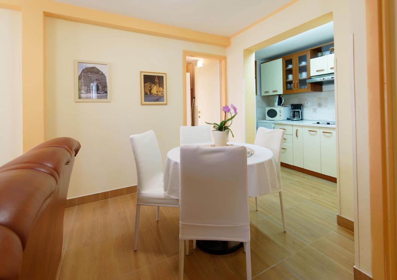 Holiday Home Nevena By Rent Istria 布耶 外观 照片